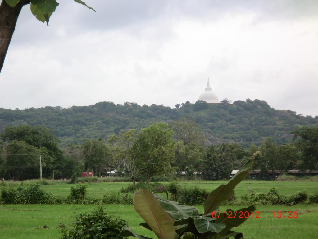 Saji-Sami Hotel Anurâdhapura Extérieur photo