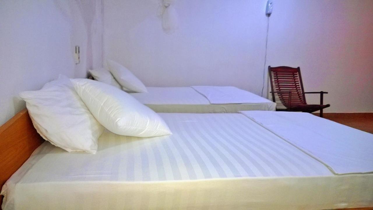 Saji-Sami Hotel Anurâdhapura Extérieur photo