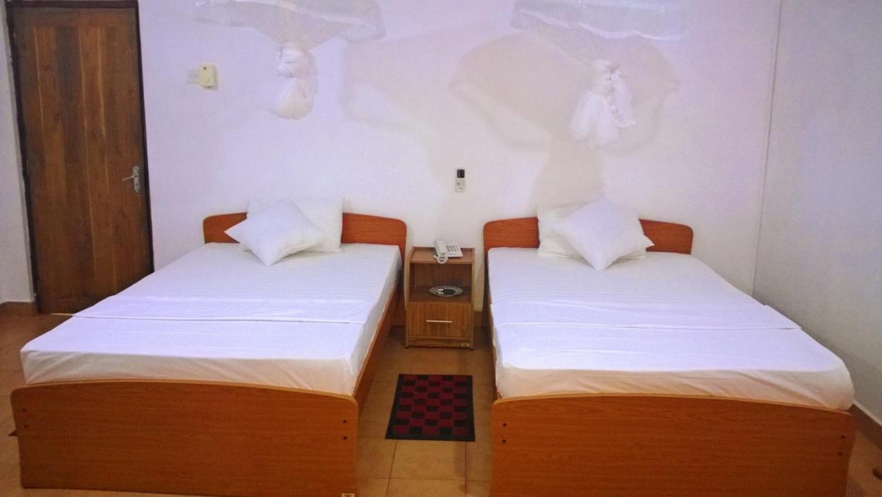 Saji-Sami Hotel Anurâdhapura Extérieur photo