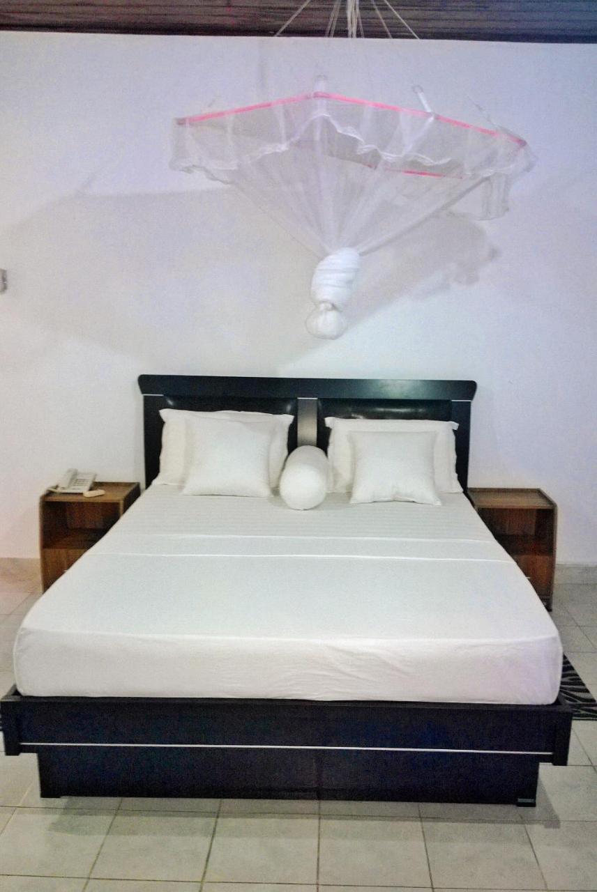 Saji-Sami Hotel Anurâdhapura Extérieur photo