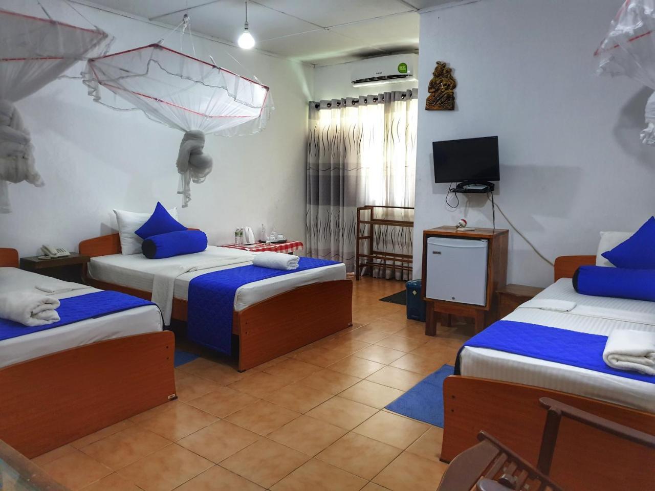 Saji-Sami Hotel Anurâdhapura Extérieur photo